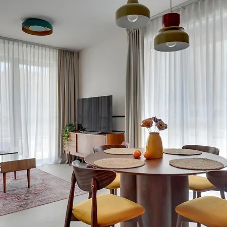 Doki Living - Foodhall & Parking By Downtown Apartament