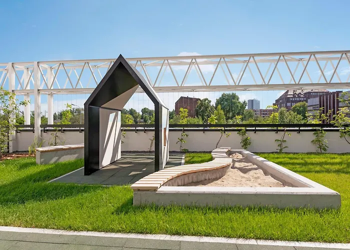 Doki Living - Foodhall & Parking By Downtown Aparthotel 4*