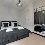 아파트호텔 Doki Living - Foodhall & Parking By Downtown 4*