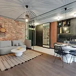 Appart hôtel Doki Living - Foodhall & Parking By Downtown Gdańsk