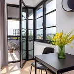 Doki Living - Foodhall & Parking By Downtown 아파트호텔 그단스크