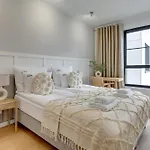 아파트호텔 Doki Living - Foodhall & Parking By Downtown 4*