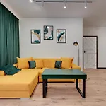 아파트호텔 Doki Living - Foodhall & Parking By Downtown 그단스크