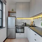 아파트호텔 Doki Living - Foodhall & Parking By Downtown 4*
