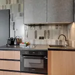 아파트호텔 Doki Living - Foodhall & Parking By Downtown 4*