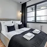 Doki Living - Foodhall & Parking By Downtown