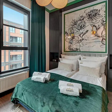 Doki Living - Foodhall & Parking By Downtown Apartament *