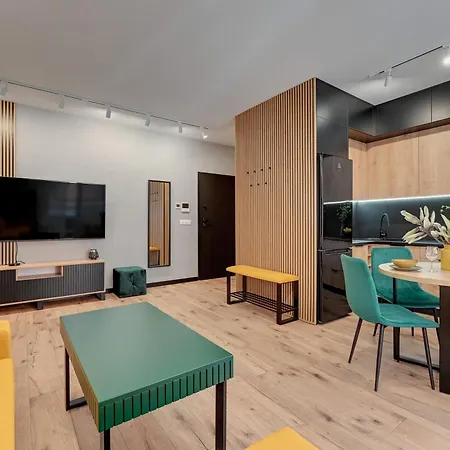 Doki Living - Foodhall & Parking By Downtown 4* Gdańsk