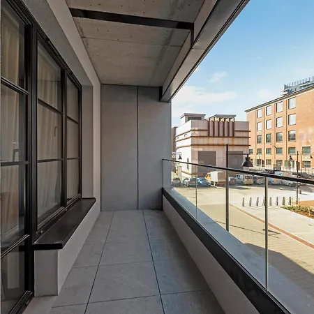 Appart hôtel Doki Living - Foodhall & Parking By Downtown Gdańsk