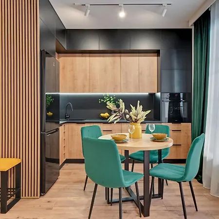 Doki Living - Foodhall & Parking By Downtown 4* Γκντανσκ