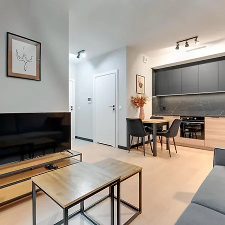 Doki Living - Foodhall & Parking By Downtown 4* Gdańsk