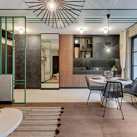 Doki Living - Foodhall & Parking By Downtown 4* Gdańsk