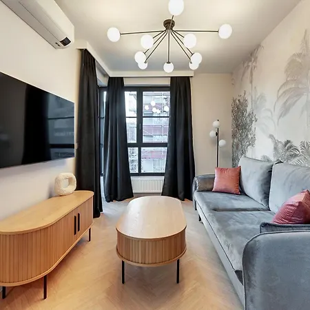 Aparthotel Doki Living - Foodhall & Parking By Downtown Gdańsk