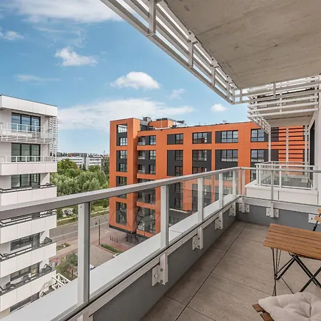 Doki Living - Foodhall & Parking By Downtown