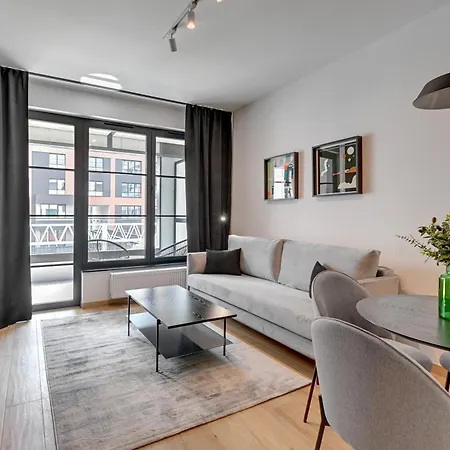 Doki Living - Foodhall & Parking By Downtown 4* Gdańsk