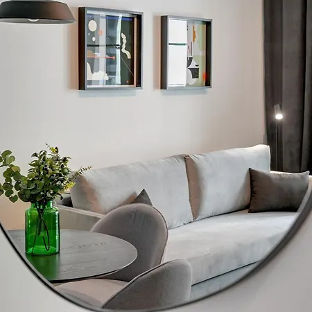 Doki Living - Foodhall & Parking By Downtown 4* Γκντανσκ