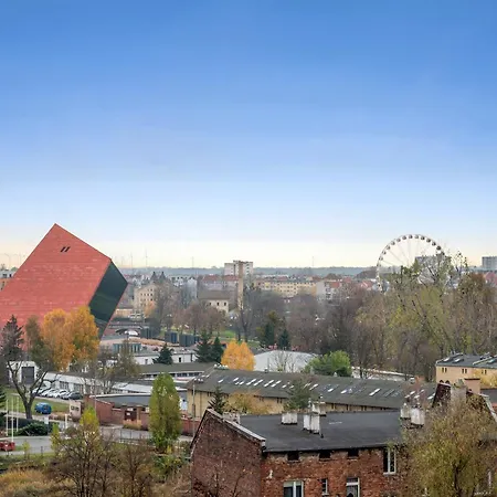 Doki Living - Foodhall & Parking By Downtown Gdańsk