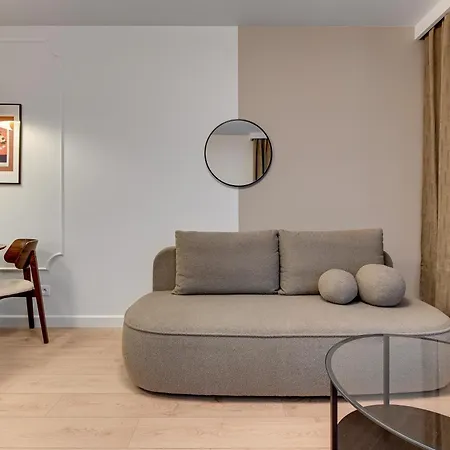 Doki Living - Foodhall & Parking By Downtown Gdańsk
