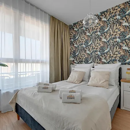 Doki Living - Foodhall & Parking By Downtown Apartament *