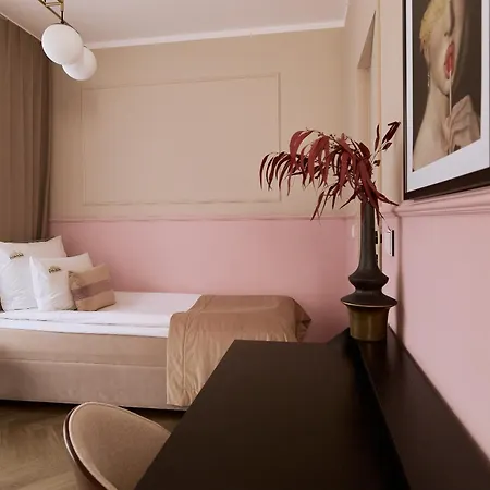 Doki Living - Foodhall & Parking By Downtown Gdansk