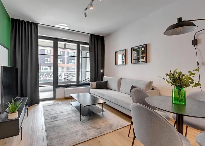 Doki Living - Foodhall & Parking By Downtown 4* Danzica