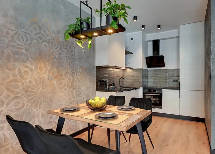 Doki Living - Foodhall & Parking By Downtown Gdansk