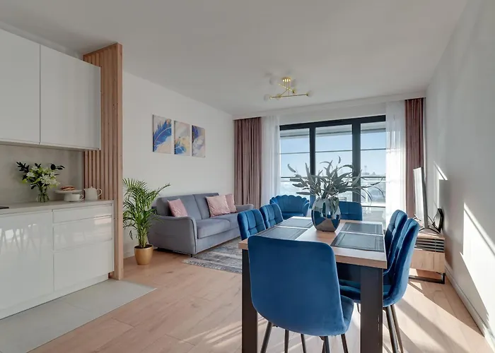 Doki Living - Foodhall & Parking By Downtown Danzica