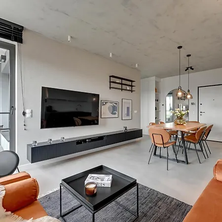 Doki Living - Foodhall & Parking By Downtown Gdansk