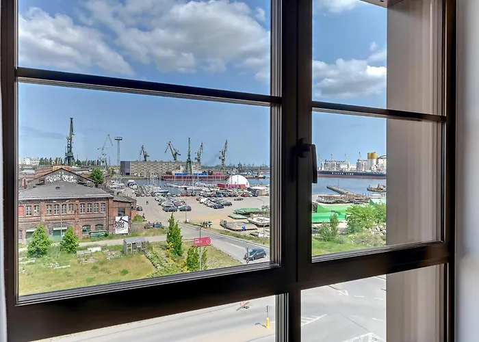 Doki Living - Foodhall & Parking By Downtown