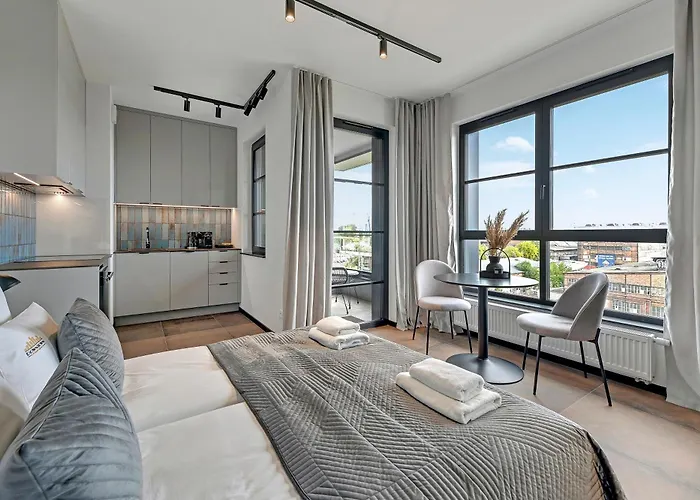 Apartmanhotel Doki Living - Foodhall & Parking By Downtown 4*