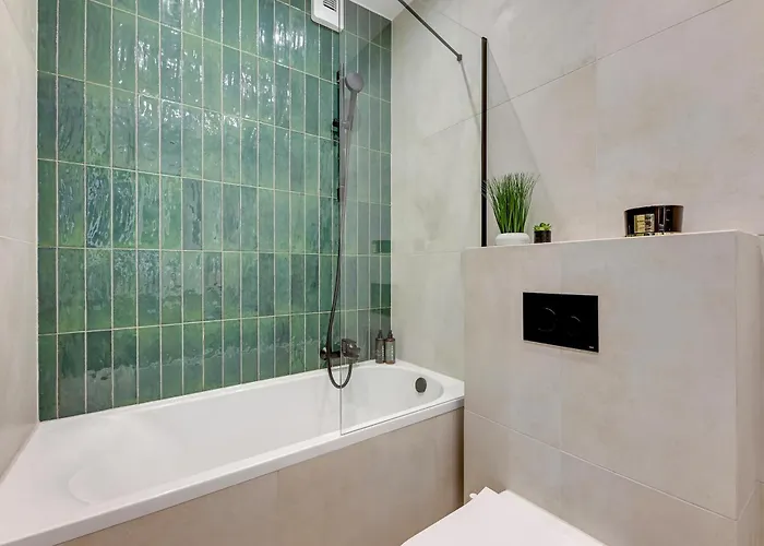 Doki Living - Foodhall & Parking By Downtown Apartmanhotel Gdańsk