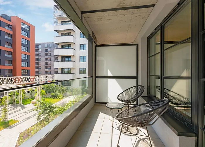 Doki Living - Foodhall & Parking By Downtown Apartmanhotel Gdańsk