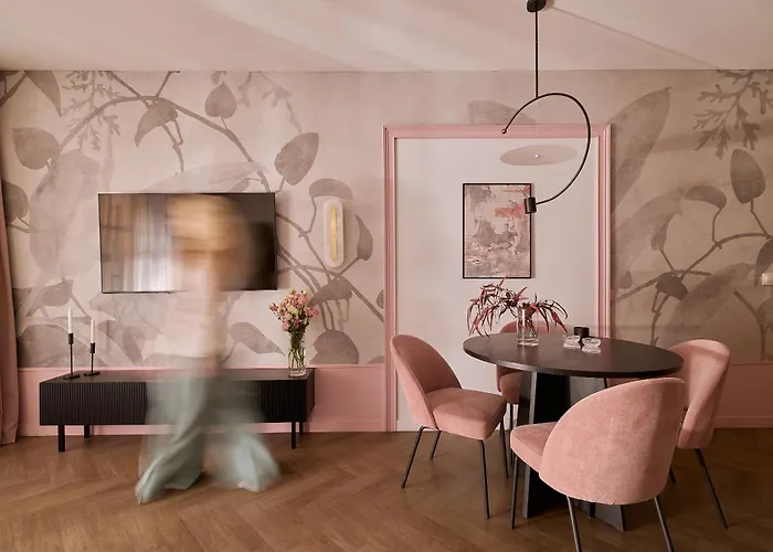 Doki Living - Foodhall & Parking By Downtown 4* Gdańsk