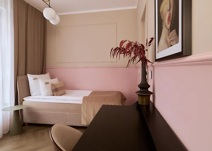 Doki Living - Foodhall & Parking By Downtown Gdańsk